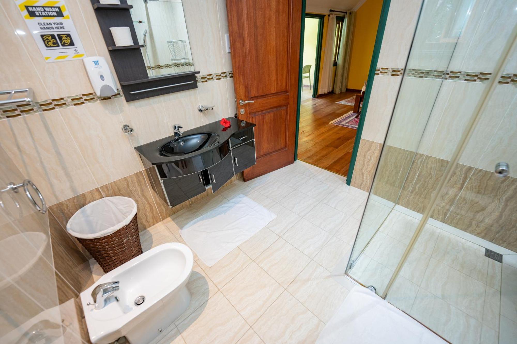 Pension Michel Villa Roche Bois La Digue  Extérieur photo