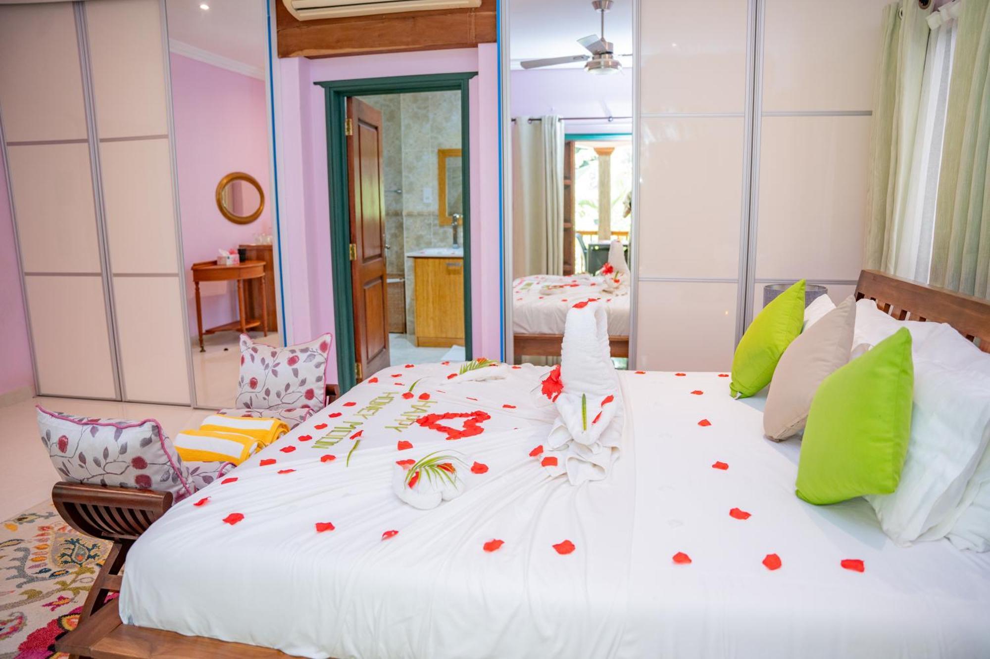Pension Michel Villa Roche Bois La Digue  Extérieur photo